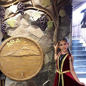 Անի Ղարիբյան