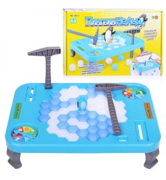 Պինգվին սառույցի վրա մուրճով